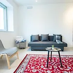 350 M Dalla Stazione L Parcheggio Free L Nova Loft Διαμέρισμα