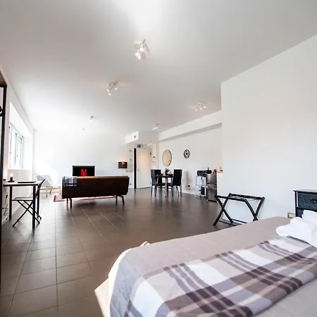 350 M Dalla Stazione L Parcheggio Free L Nova Loft Парма