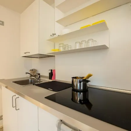 Апартаменты 350 M Dalla Stazione L Parcheggio Free L Nova Loft *