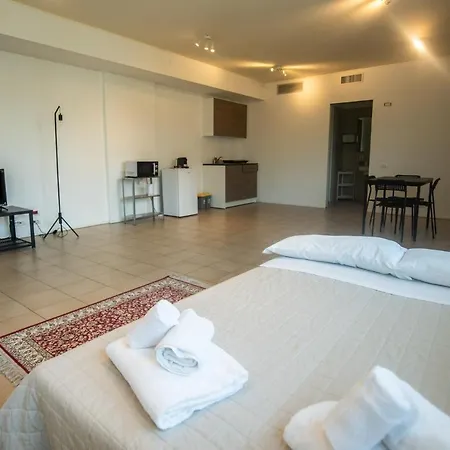 350 M Dalla Stazione L Parcheggio Free L Nova Loft Апартаменты *