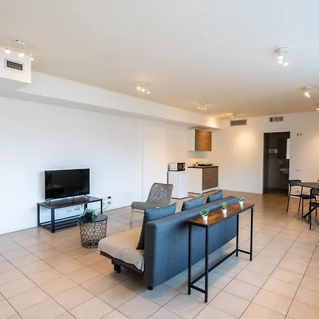 350 M Dalla Stazione L Parcheggio Free L Nova Loft アパート