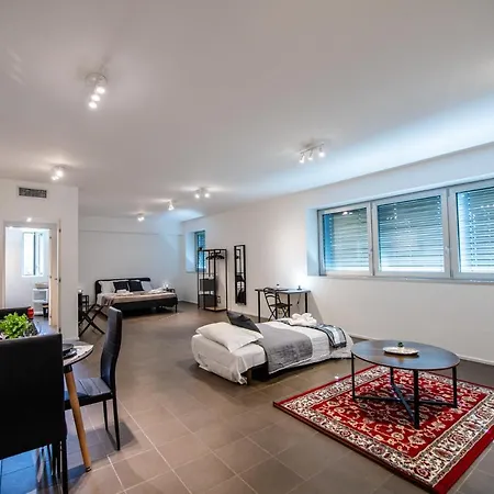 Apartament 350 M Dalla Stazione L Parcheggio Free L Nova Loft Parma