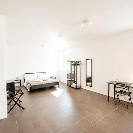 Apartament 350 M Dalla Stazione L Parcheggio Free L Nova Loft Parma