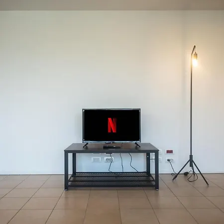 דירה 350 M Dalla Stazione L Parcheggio Free L Nova Loft פארמה