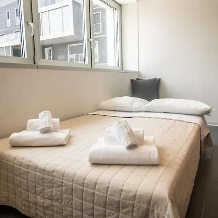 350 M Dalla Stazione L Parcheggio Free L Nova Loft דירה