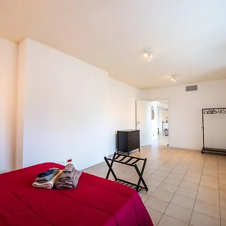 דירה 350 M Dalla Stazione L Parcheggio Free L Nova Loft פארמה