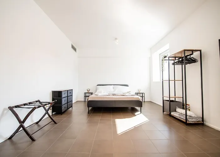 350 M Dalla Stazione L Parcheggio Free L Nova Loft Апартаменты