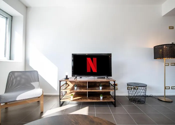 350 M Dalla Stazione L Parcheggio Free L Nova Loft Парма